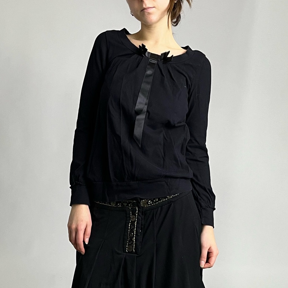 Bow black long sleeve top